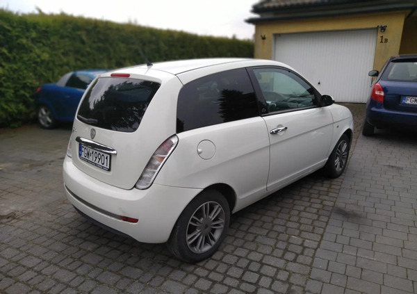 Lancia Ypsilon cena 6200 przebieg: 200000, rok produkcji 2008 z Szklarska Poręba małe 191